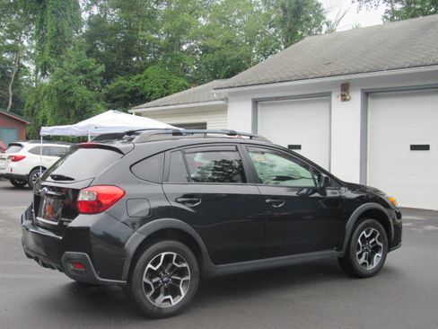 Used 2017 Subaru Crosstrek 2.0i Premium AWD/4WD image 8