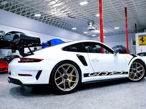 Used 2019 Porsche 911 GT3 RS RWD image 15