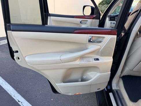 Used 2010 Lexus LX 570 image 25