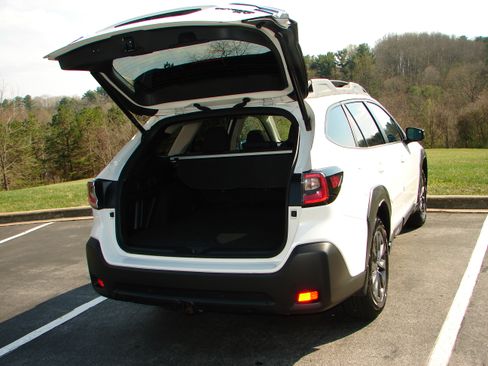 Used 2023 Subaru Outback Onyx Edition XT image 8