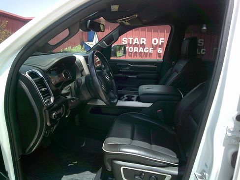 Used 2019 RAM 1500 Laramie AWD/4WD image 6