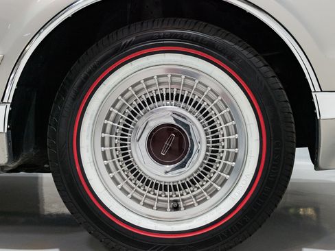 Used 1990 Lincoln Mark VII Blass image 16