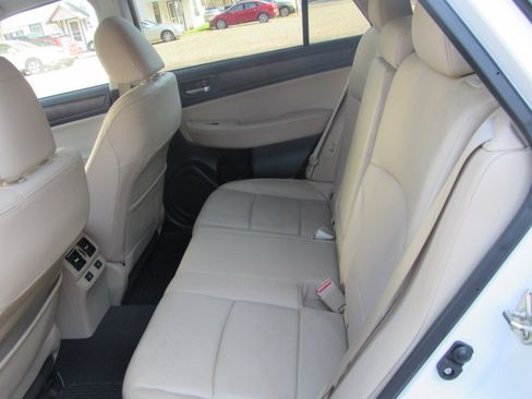 Used 2017 Subaru Outback 2.5i Limited image 13