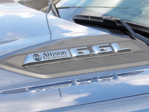 Used 2024 Chevrolet Silverado 2500 Custom image 13