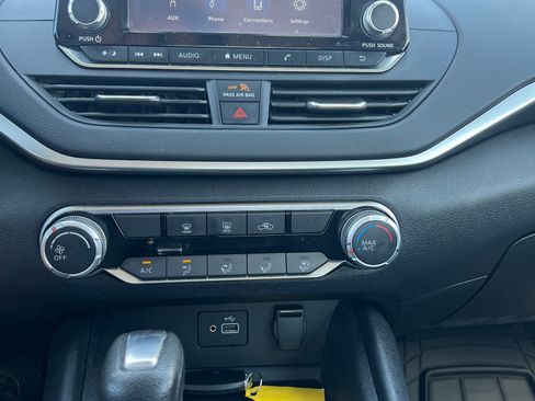 Used 2022 Nissan Altima 2.5 S FWD image 14