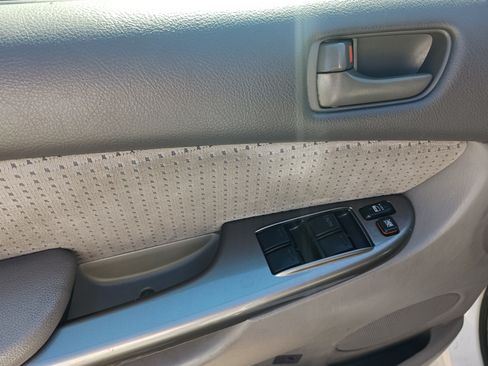 Used 2009 Toyota Sienna LE image 39