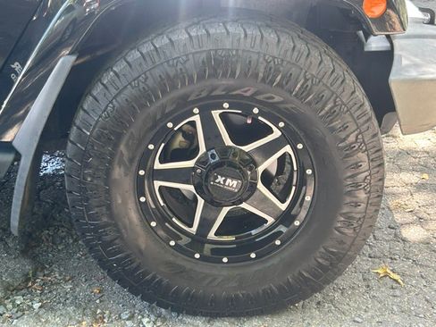 Used 2013 Jeep Wrangler 4WD Unlimited Sahara image 27