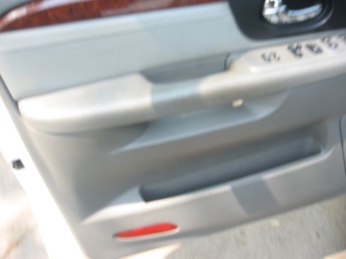 Used 2007 GMC Envoy SLT image 8