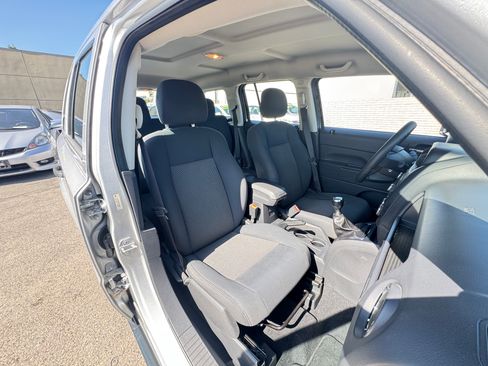 Used 2010 Jeep Patriot Sport image 17