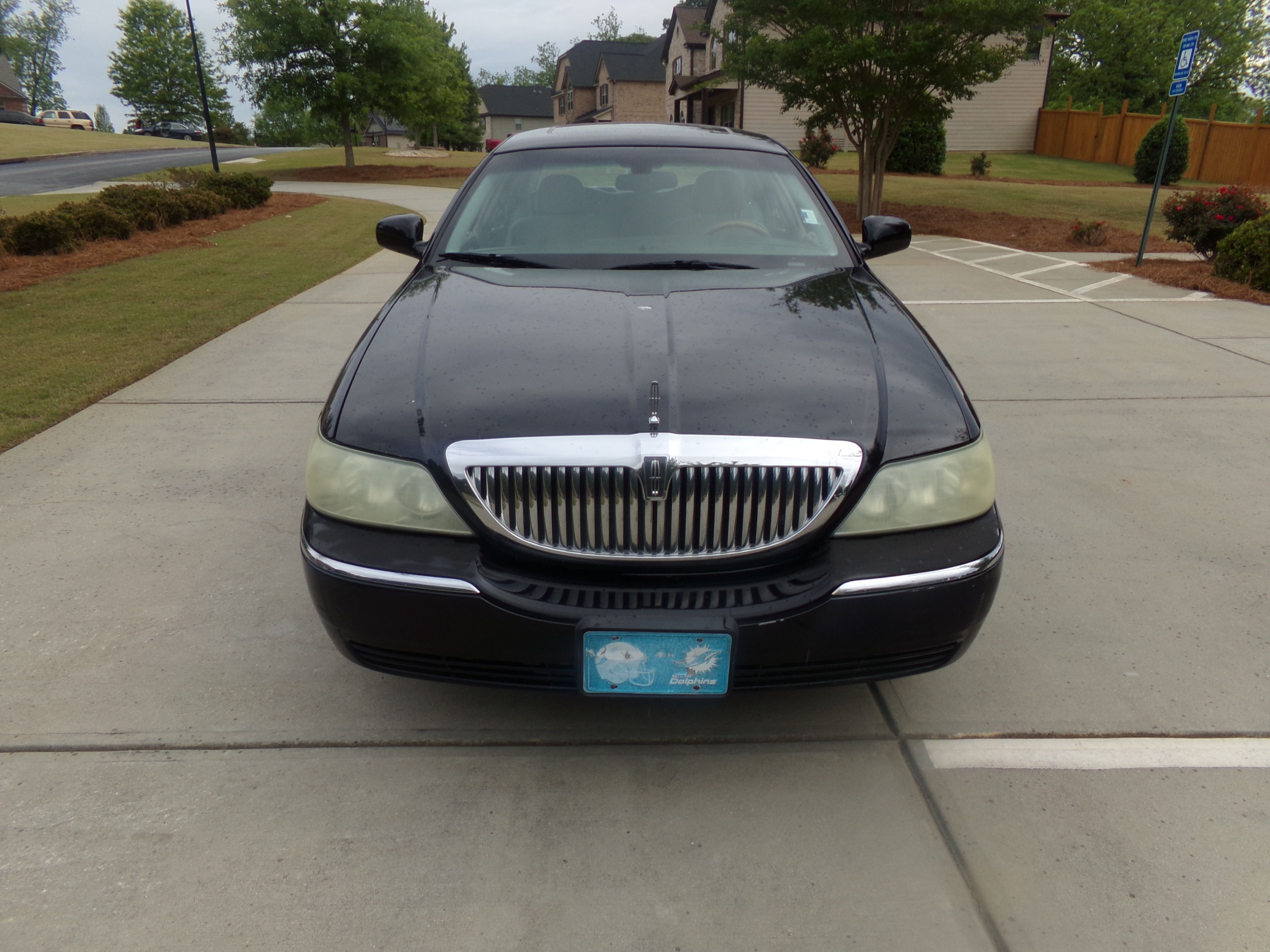 Used 2004 Lincoln Town Car Signature RWD image 8
