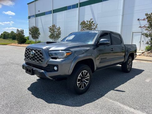 Used 2023 Toyota Tacoma TRD Sport image 3