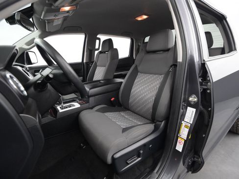 Used 2018 Toyota Tundra SR5 image 38