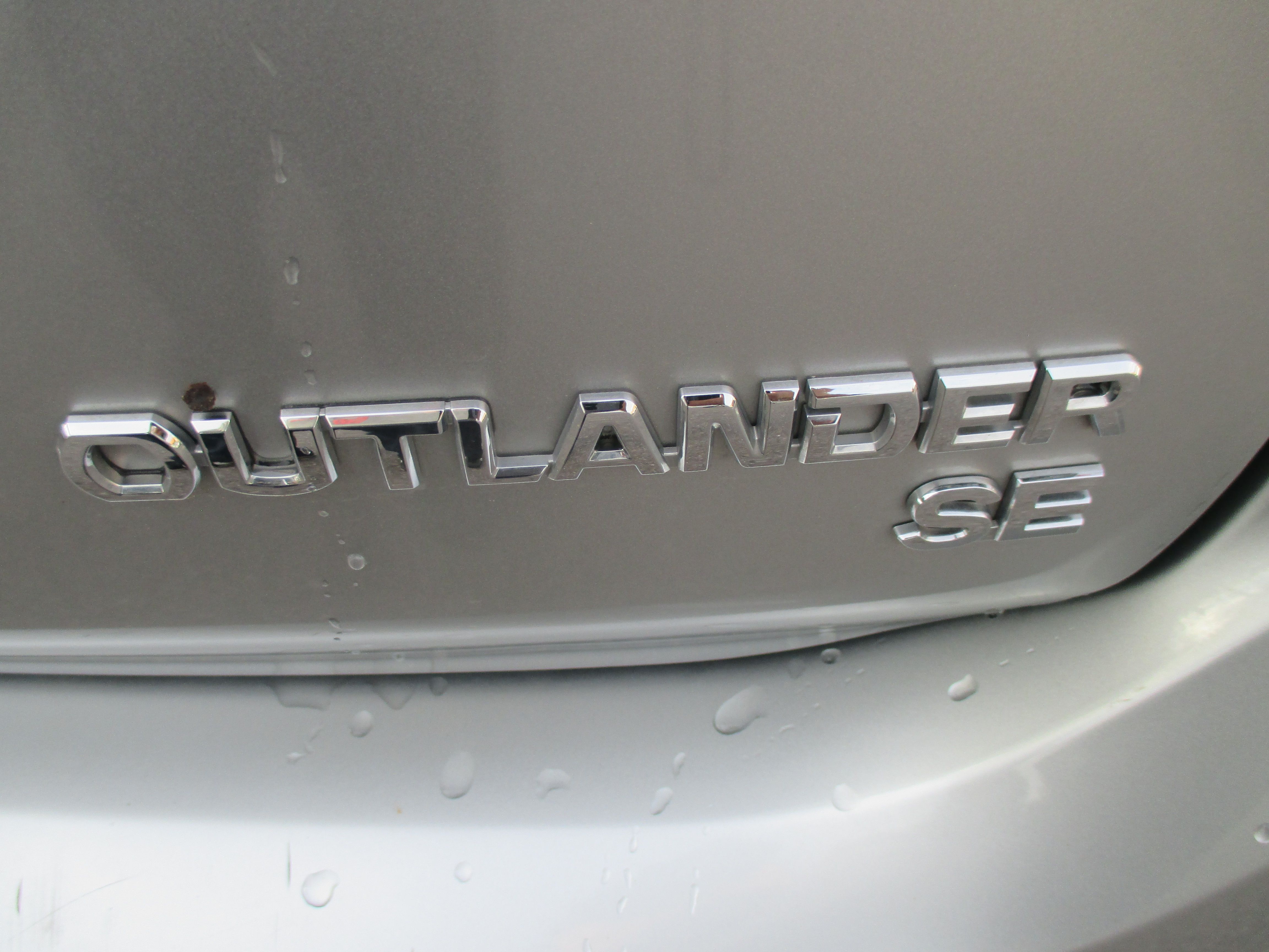Used 2018 Mitsubishi Outlander SE w/ Tech Package FWD image 15