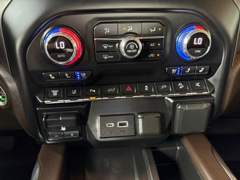 Used 2023 GMC Sierra 2500 4x4 Crew Cab Denali image 15