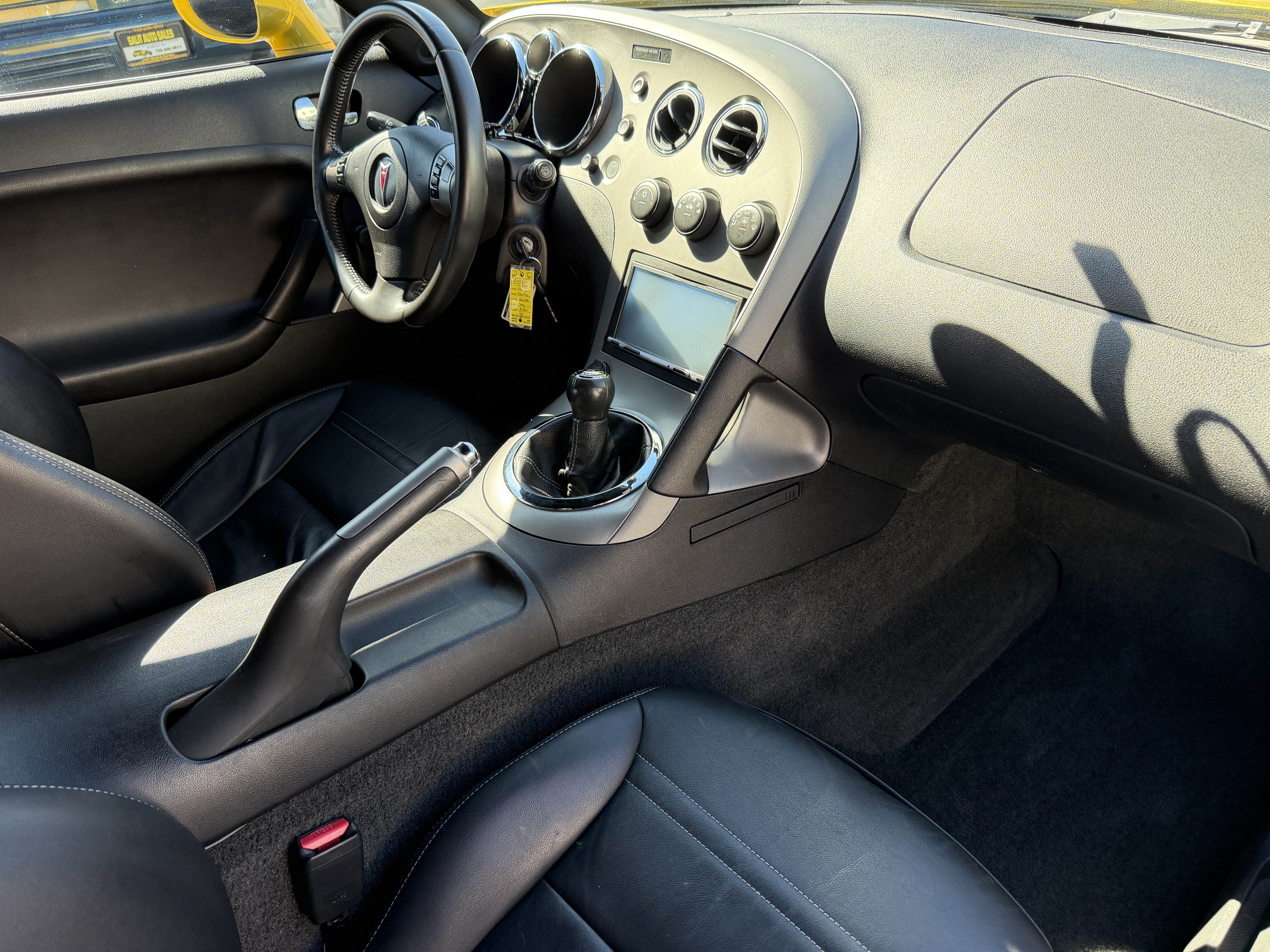 Used 2007 Pontiac Solstice Convertible RWD image 13