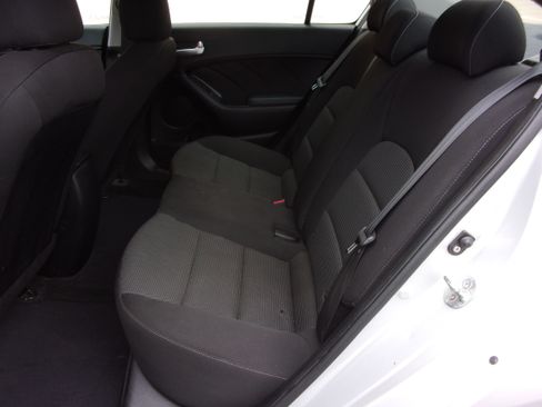 Used 2018 Kia Forte LX Sedan FWD image 9