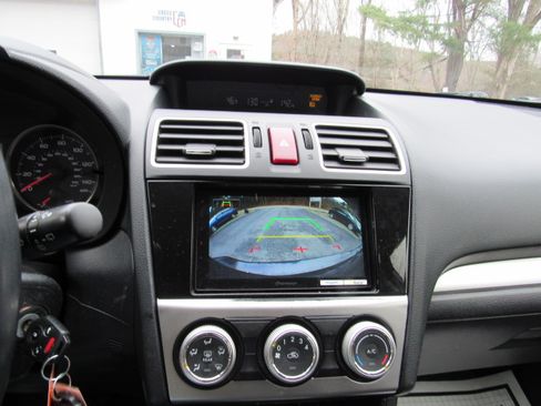 Used 2017 Subaru Crosstrek 2.0i Premium image 21