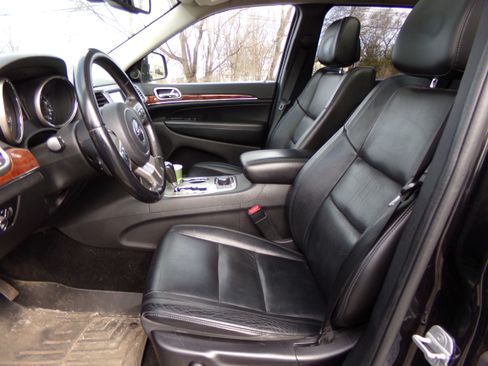Used 2011 Jeep Grand Cherokee Limited image 10
