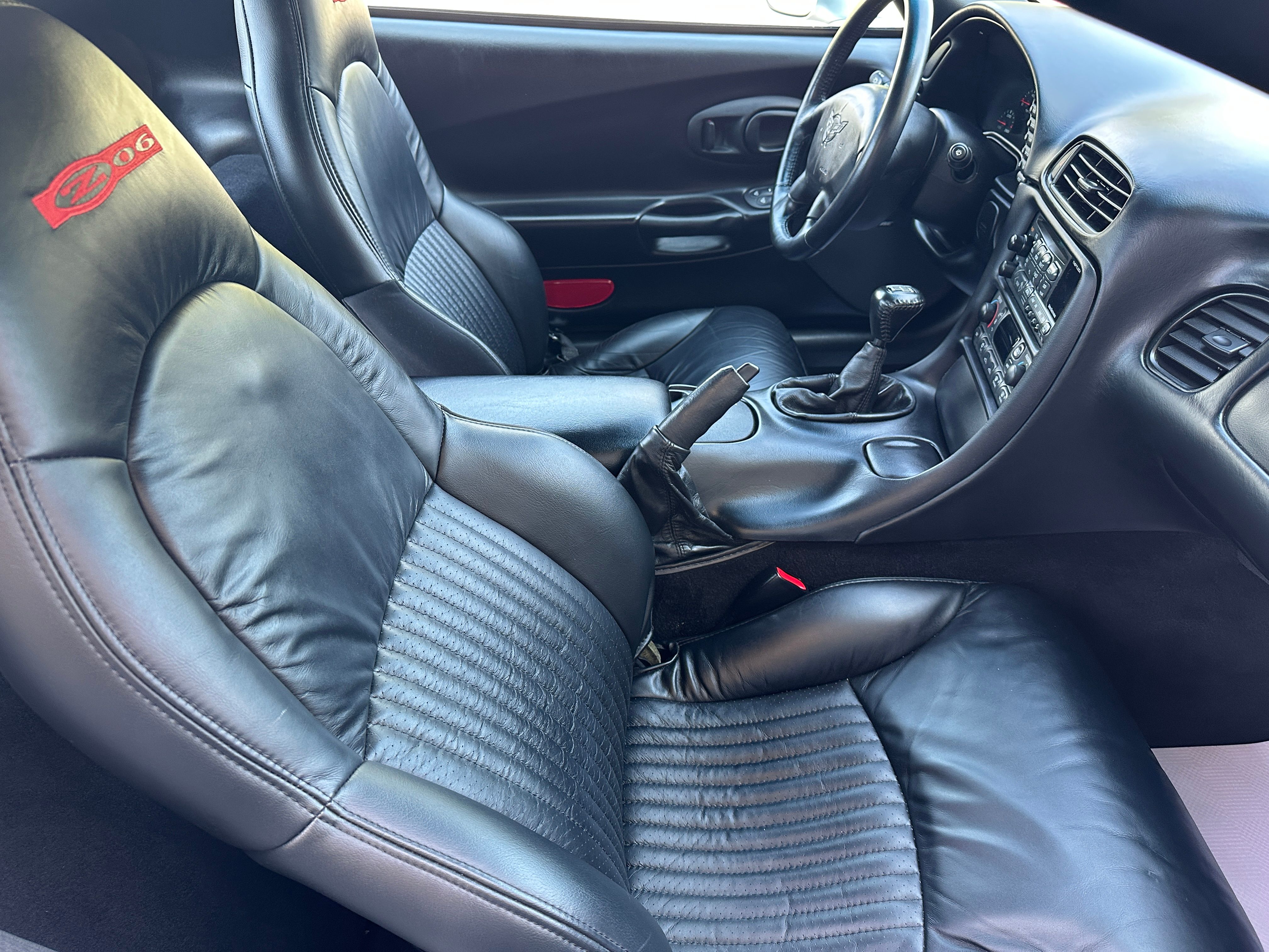 Used 2001 Chevrolet Corvette Z06 Coupe RWD image 12