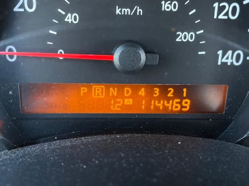 Used 2004 Nissan Armada SE image 15