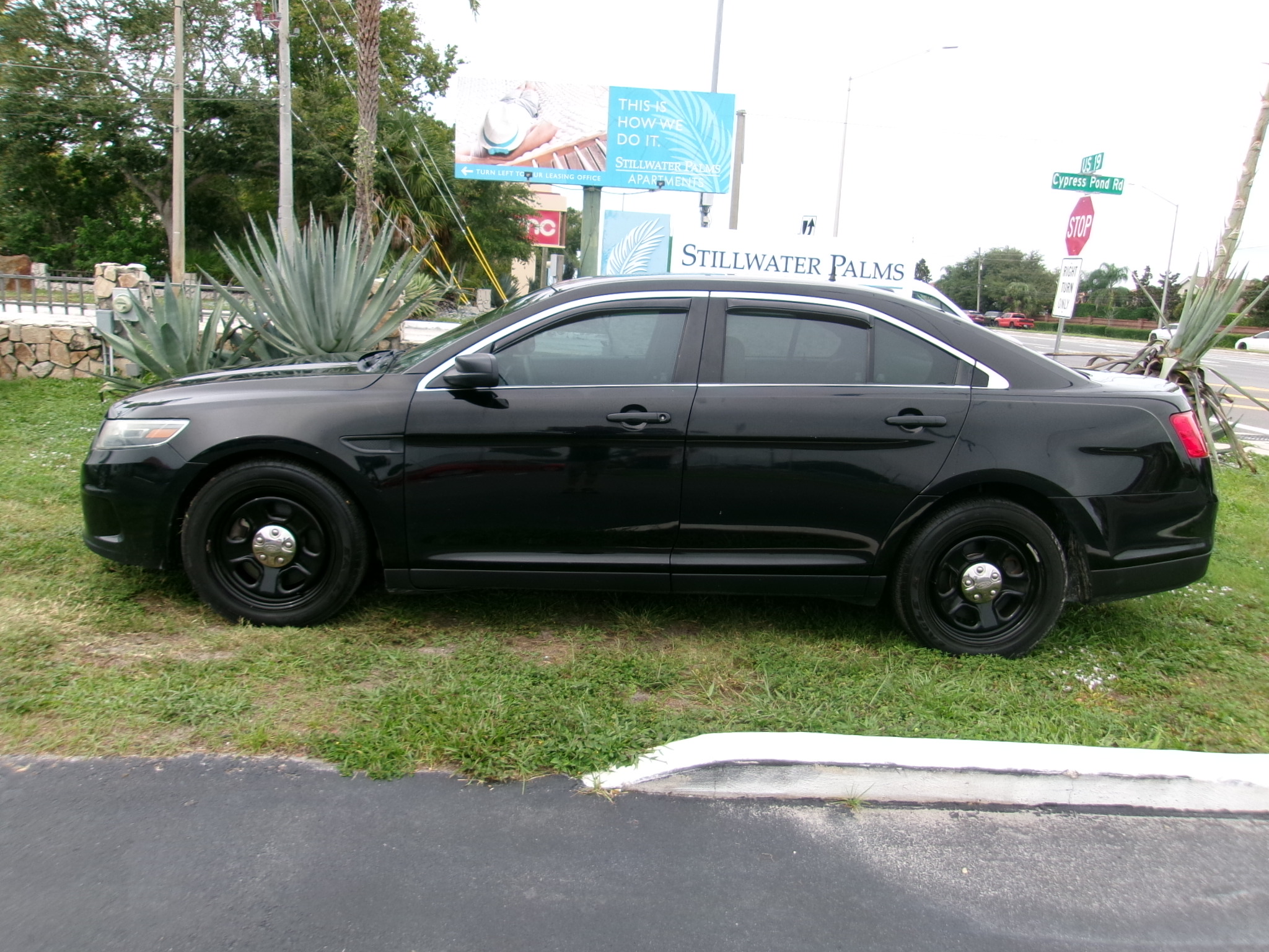 Used 2015 Ford Taurus Police Interceptor AWD image 2