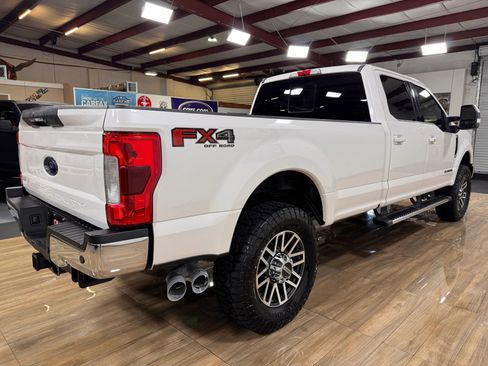 Used 2019 Ford F350 Lariat image 5