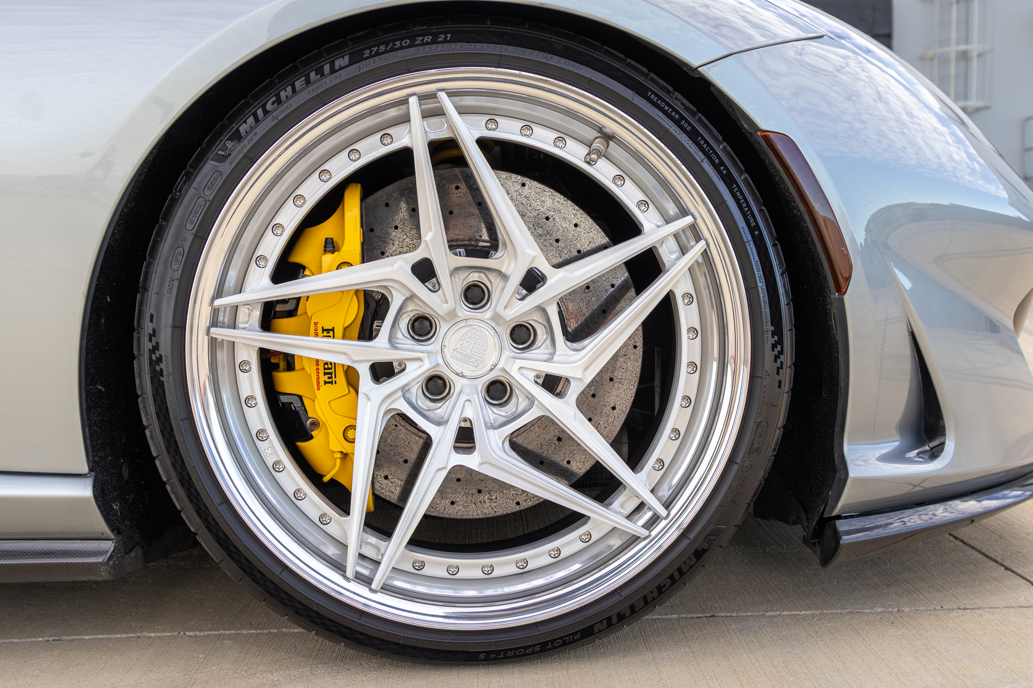Used 2018 Ferrari 812 Superfast RWD image 29
