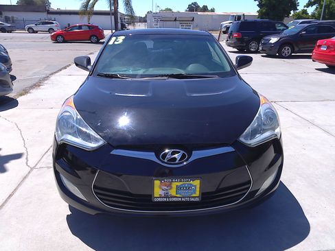 Used 2013 Hyundai Veloster FWD image 5