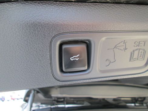 Used 2023 Ford Expedition XLT RWD image 12
