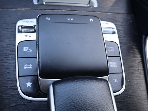 Used 2020 Mercedes-Benz GLE 450 image 40