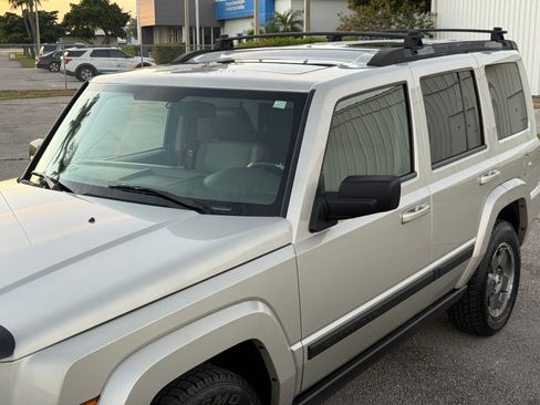 Used 2008 Jeep Commander Sport image 18