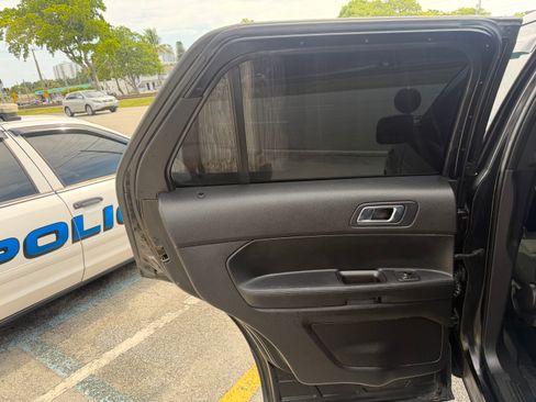 Used 2017 Ford Explorer 4WD Police Interceptor image 22