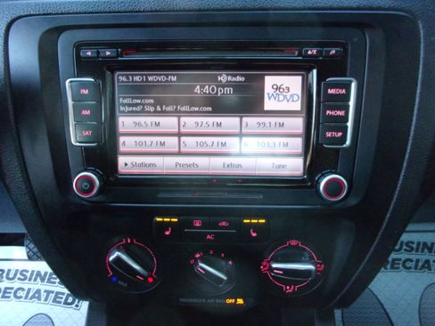 Used 2012 Volkswagen Jetta 2.5 SE image 10