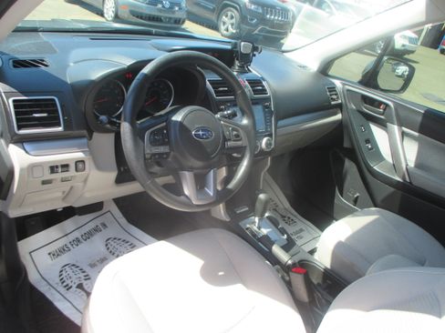 Used 2018 Subaru Forester 2.5i Premium AWD/4WD image 4