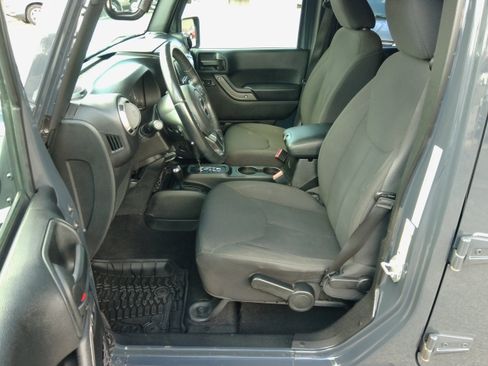 Used 2017 Jeep Wrangler Unlimited Sport S image 23