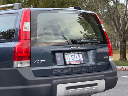 Used 2005 Volvo XC70 image 16