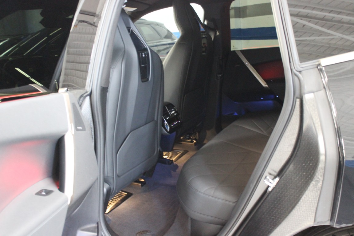 Used 2024 BMW iX xDrive50 AWD/4WD image 34