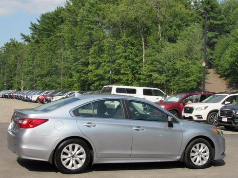 Used 2016 Subaru Legacy 2.5i Premium AWD/4WD image 10