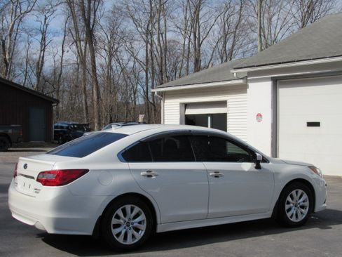 Used 2016 Subaru Legacy 2.5i Premium image 9