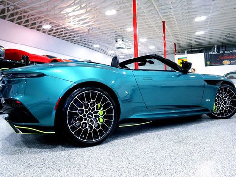 Used 2023 Aston Martin DBS image 14