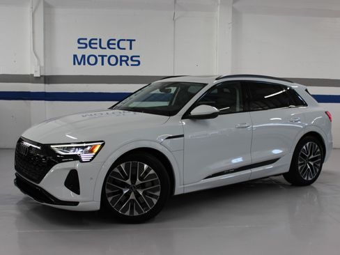 Used 2024 Audi Q8 e-tron Prestige AWD/4WD image 1