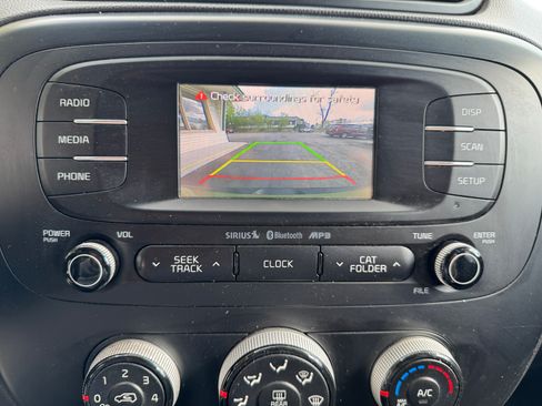 Used 2016 Kia Soul FWD image 18