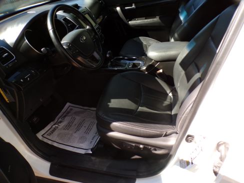 Used 2014 Kia Sorento EX-L image 12