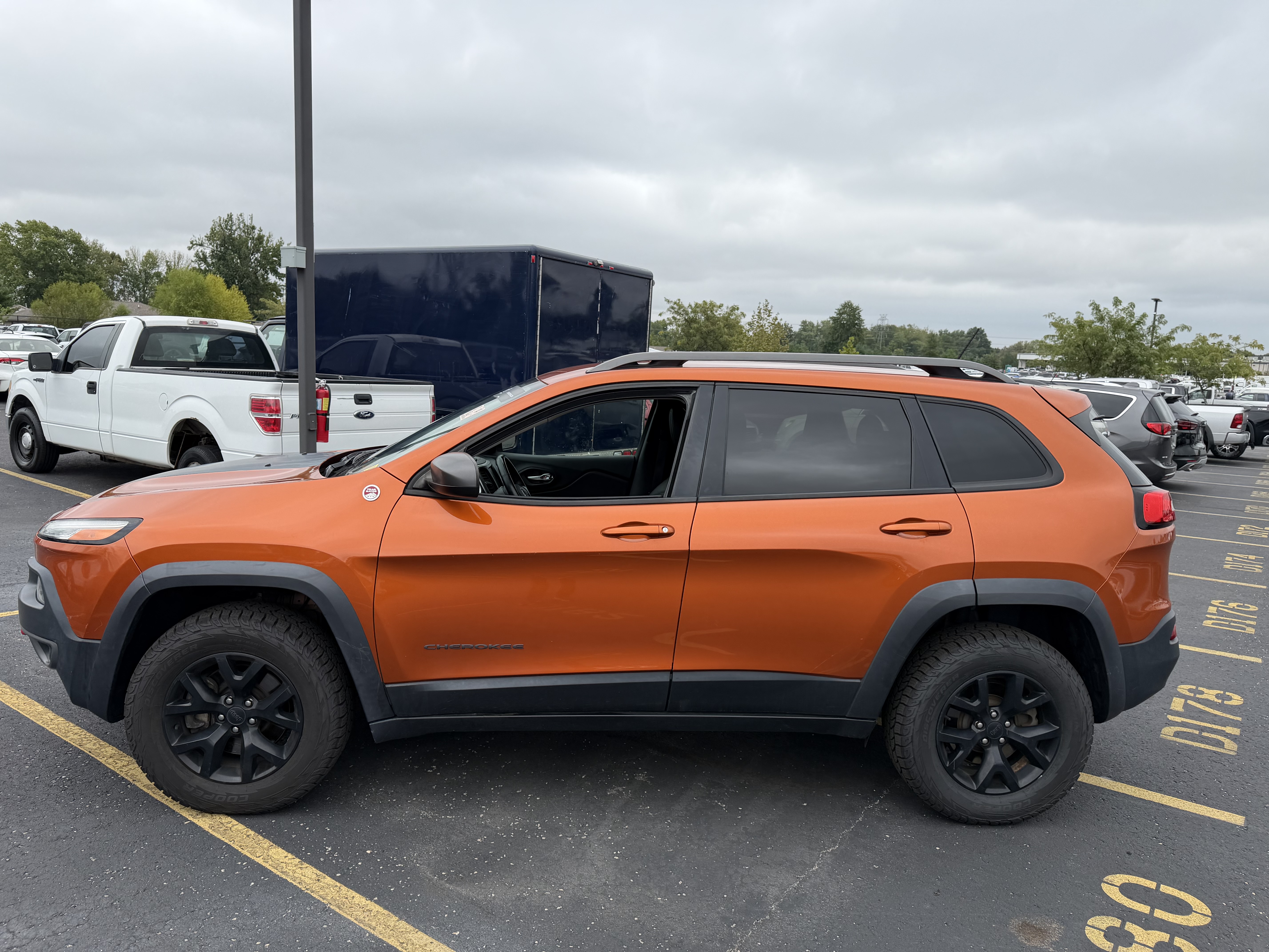 Used 2015 Jeep Cherokee 4WD Trailhawk image 1