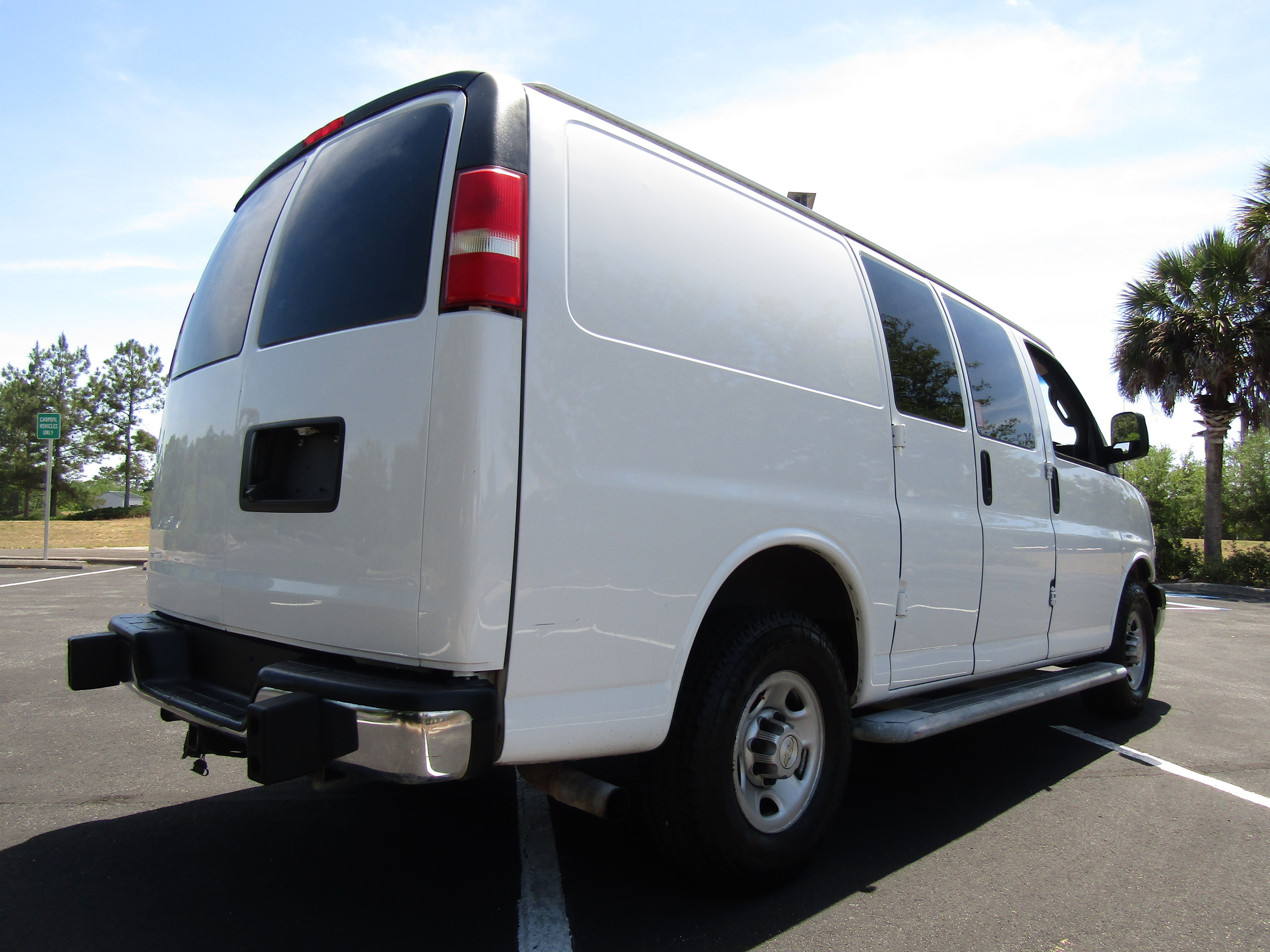 Used 2019 Chevrolet Express 2500 RWD image 5