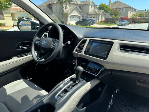 Used 2019 Honda HR-V EX image 18