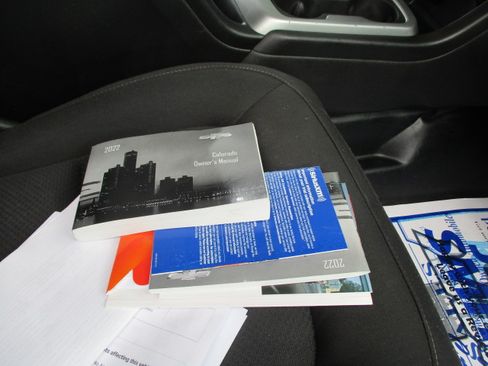 Used 2022 Chevrolet Colorado LT image 30