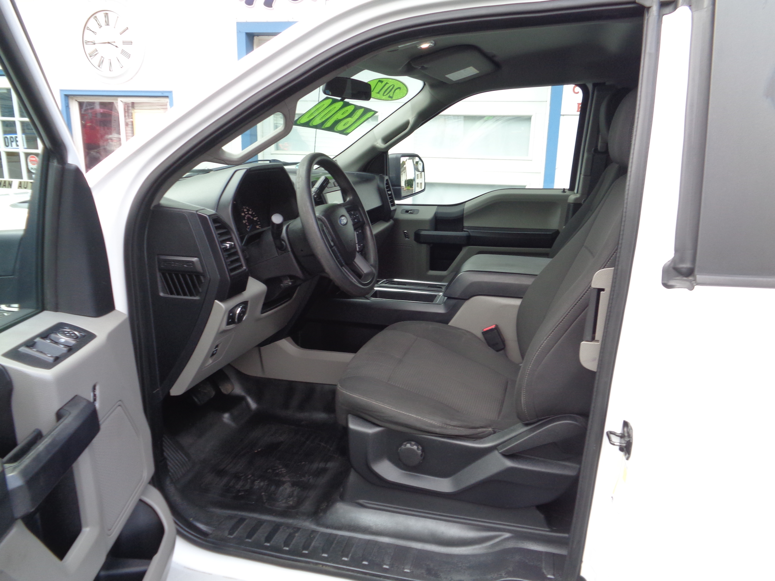 Used 2017 Ford F150 4x4 SuperCab image 4