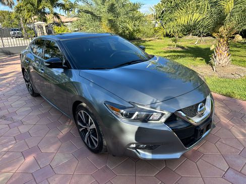 Used 2017 Nissan Maxima SL FWD image 3
