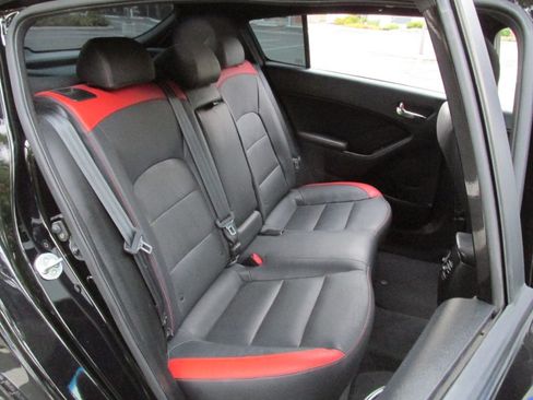 Used 2017 Kia Forte SX image 14